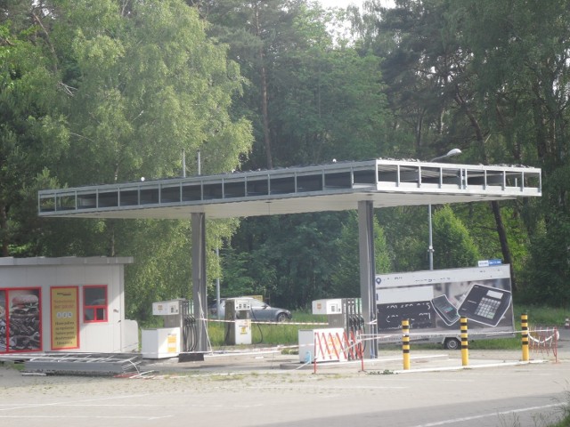 Niemiecka sieć handlowa Aldi kupiła sklep po Intermarche w Ustce przy ulicy Ogrodowej. To jedna z pierwszych inwestycji Aldi na Pomorzu. Jak widać na zdjęciach, podjęto już pierwsze działania zmiany wyglądu sklepu.