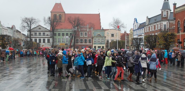 Bicie rekordu w tańczeniu poloneza. Puck 2015