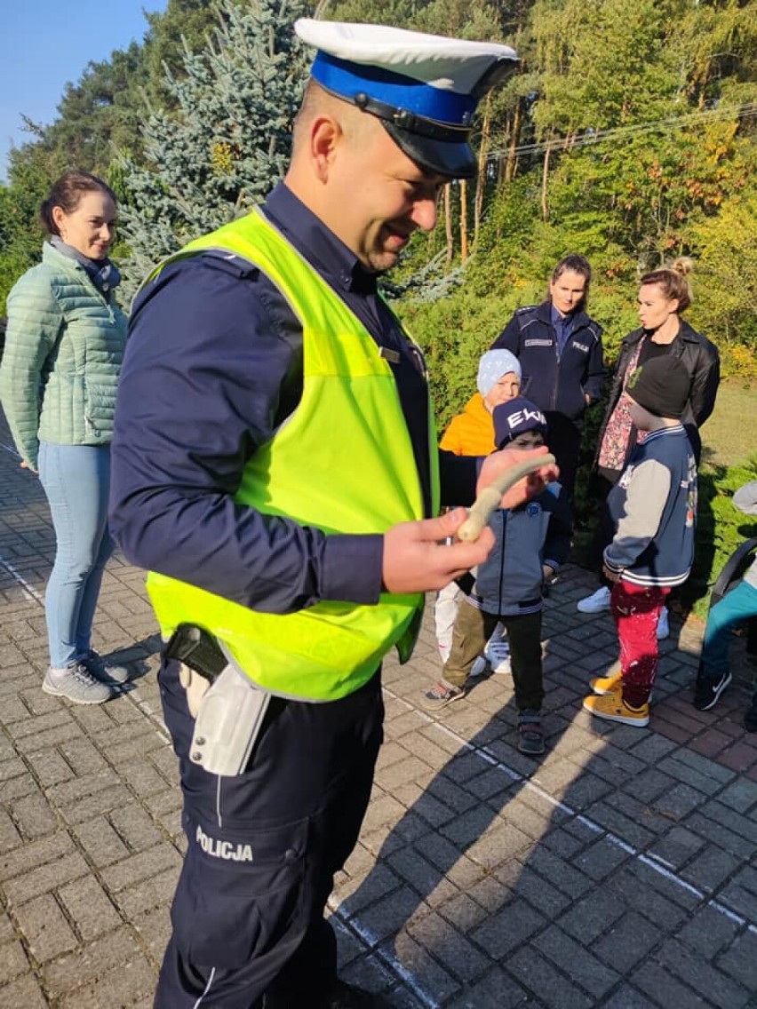 Pleszewscy policjanci w ostatni dniach odwiedzili uczniów z Kwilenia i Tomic