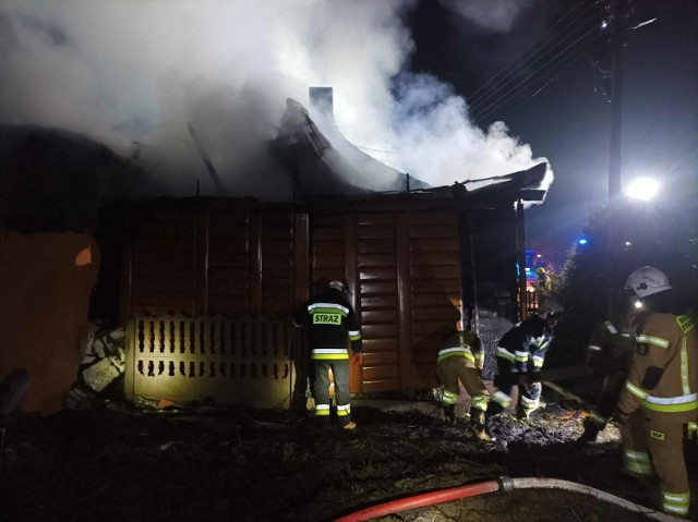 Pożar w Kuźnicy Zagrzebskiej! 57-latek w ciężkim stanie. Budynek zawalił się