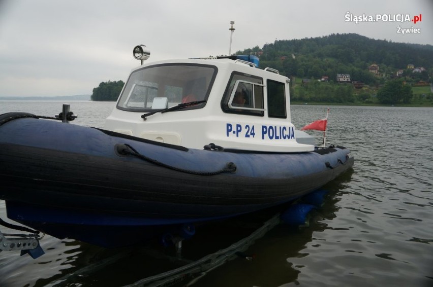 Policjanci pilnują już dwóch jezior na Żywiecczyźnie