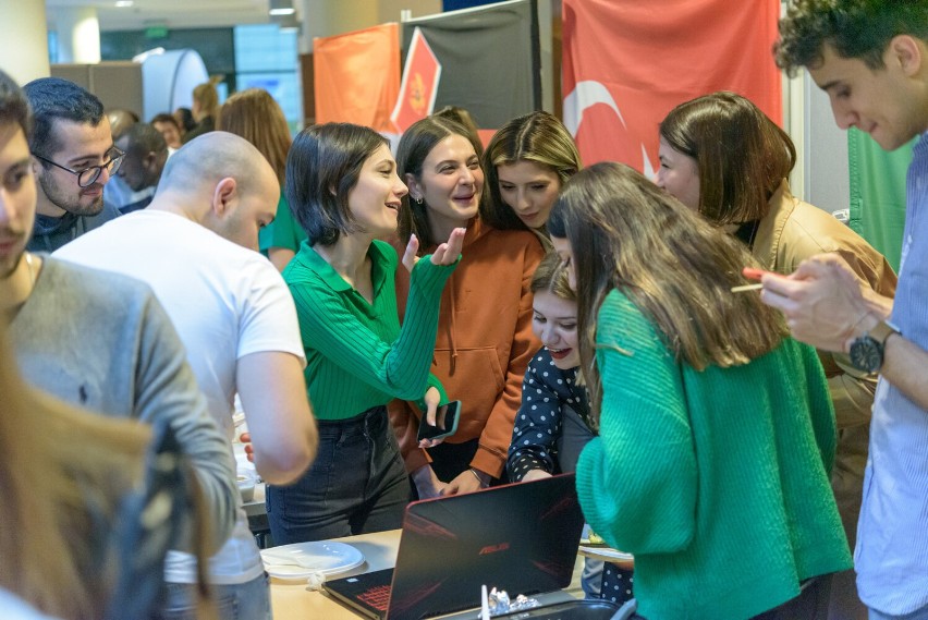 Erasmus Cafe na Politechnice Rzeszowskiej. Uczelnia powitała 33 studentów z zagranicy