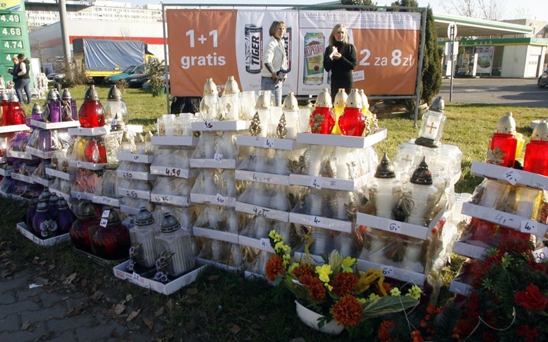 Legnica: Ruch na legnickim cmentarzu komunalnym (ZDJĘCIA)