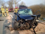 Trasa Wierzchucino-Żarnowiec zablokowana: wypadek z udziałem trzech samochodów, dwie osoby ranne | ZDJĘCIA, NADMORSKA KRONIKA POLICYJNA