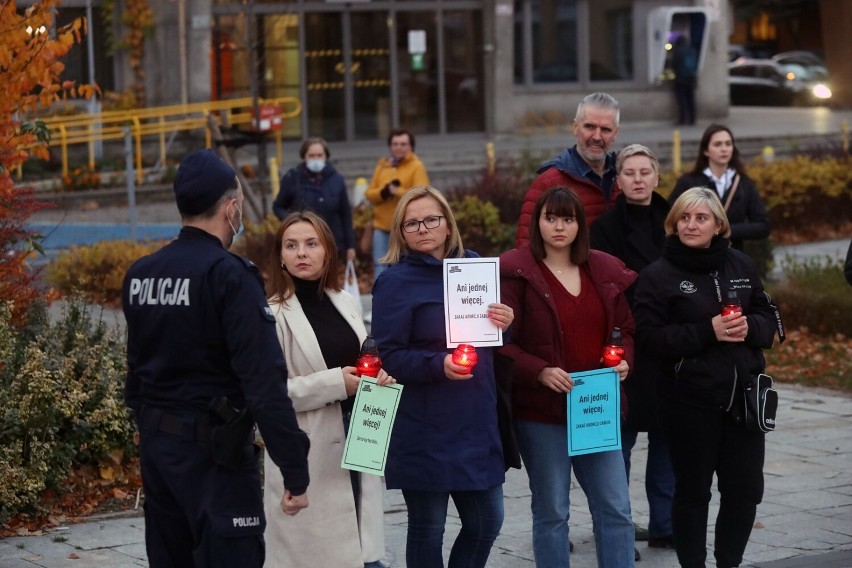 Legnica: "Ani jednej więcej" pod takim hasłem protestowano na pl. Słowiańskim