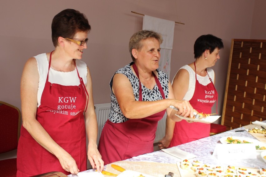 Degustacja potraw z ziemniaków i kiermasz przetworów domowych w Nądni [ZDJĘCIA]