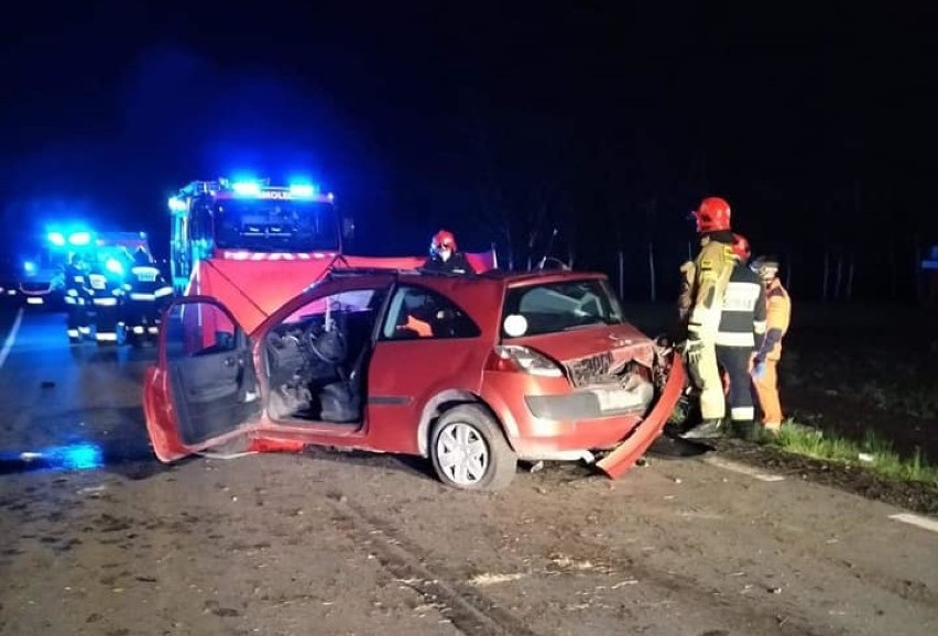 Tragiczny wypadek pod Wrocławiem. Kierowca pijany, pasażer nie żyje [ZDJĘCIA]