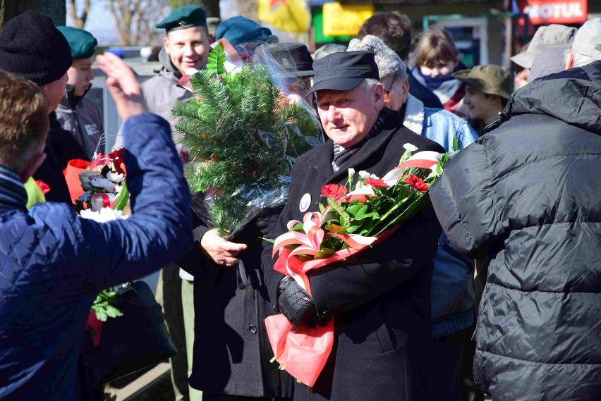 Kwiaty z okazji powrotu Malborka w granice Polski [ZDJĘCIA, WIDEO]. Uroczystość na Cmentarzu Żołnierzy Radzieckich