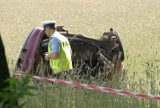 W Kłodawie auto wypadło zdrogi. Jedna osoba nie żyje