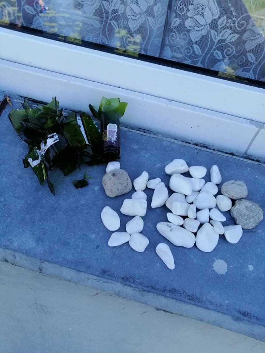 Nieznani sprawcy obrzucili kamieniami w siedzibę OSP w Nowym Dworze Gdańskim
