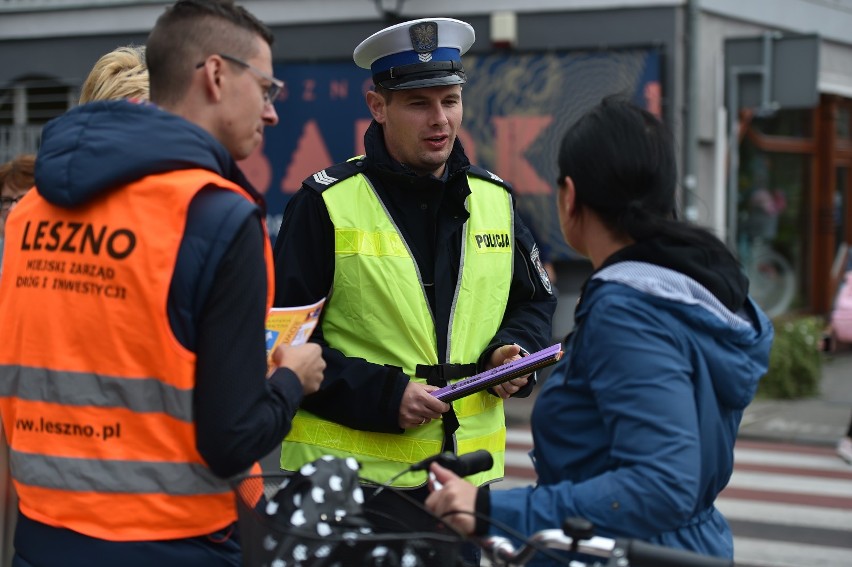 Na Słowiańskiej rowerzyści łamią przepisy. Akcja policji tylko to udowodniła [ZDJĘCIA]