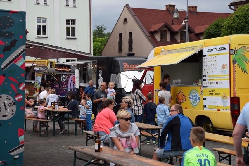 Food trucki zagościły na rynku w Bieruniu ZDJĘCIA