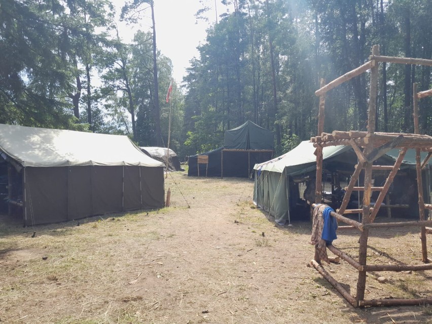 Kartuscy strażacy czuwają nad bezpieczeństwem wypoczywających harcerzy