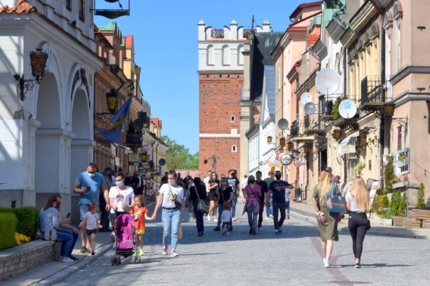 Sandomierz ożył! Otwarto atrakcje turystyczne, galerie, lodziarnie. Pojawiło się mnóstwo ludzi! Zobaczcie [ZDJĘCIA] 