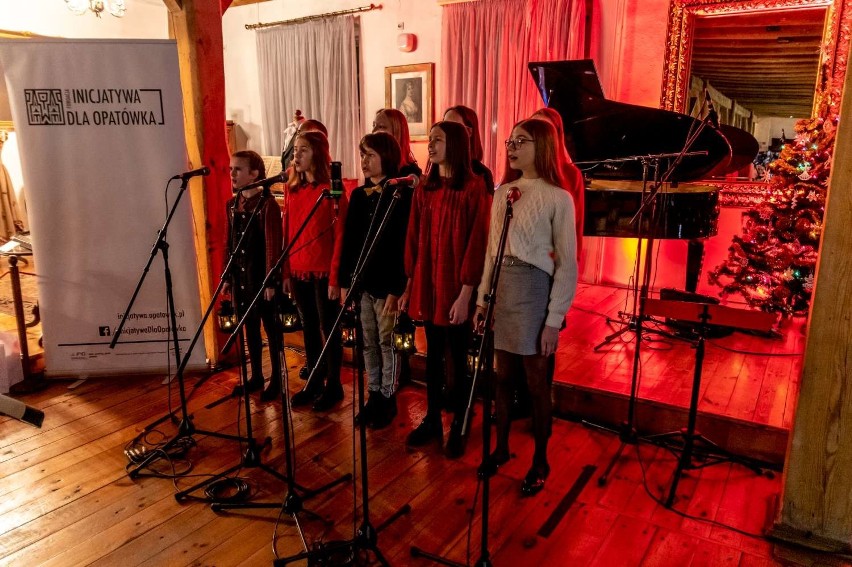 Koncert świąteczny i gala wolontariatu w Opatówku