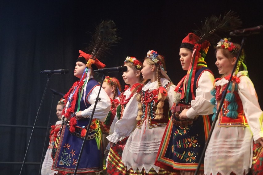 "Opowieści o babach, niewiastach i kobietach" koncert ZPiT w Legnicy, zobaczcie zdjęcia