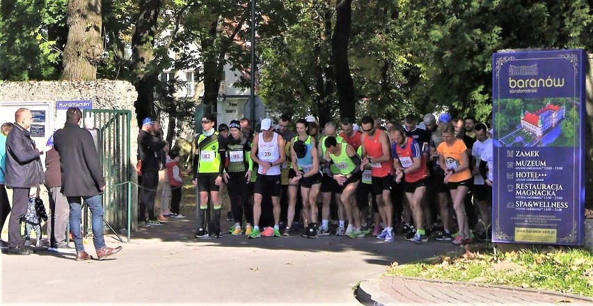 43. Bieg Nadwiślański imienia Alfreda Freyera w Tarnobrzegu. Jesienna rywalizacja przyciągnęła wielu zawodników [ZDJĘCIA]       