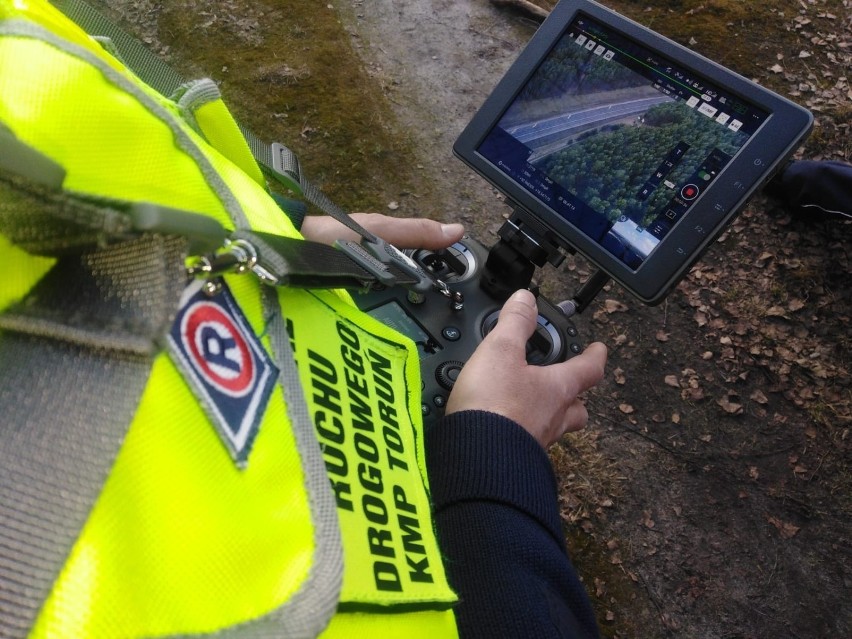 Policja do kontroli ruchu na drogach używa też dronów