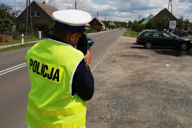 Policjanci zatrzymali kierowcę, który jechał o 60 km/h za szybko przez Maszewo.