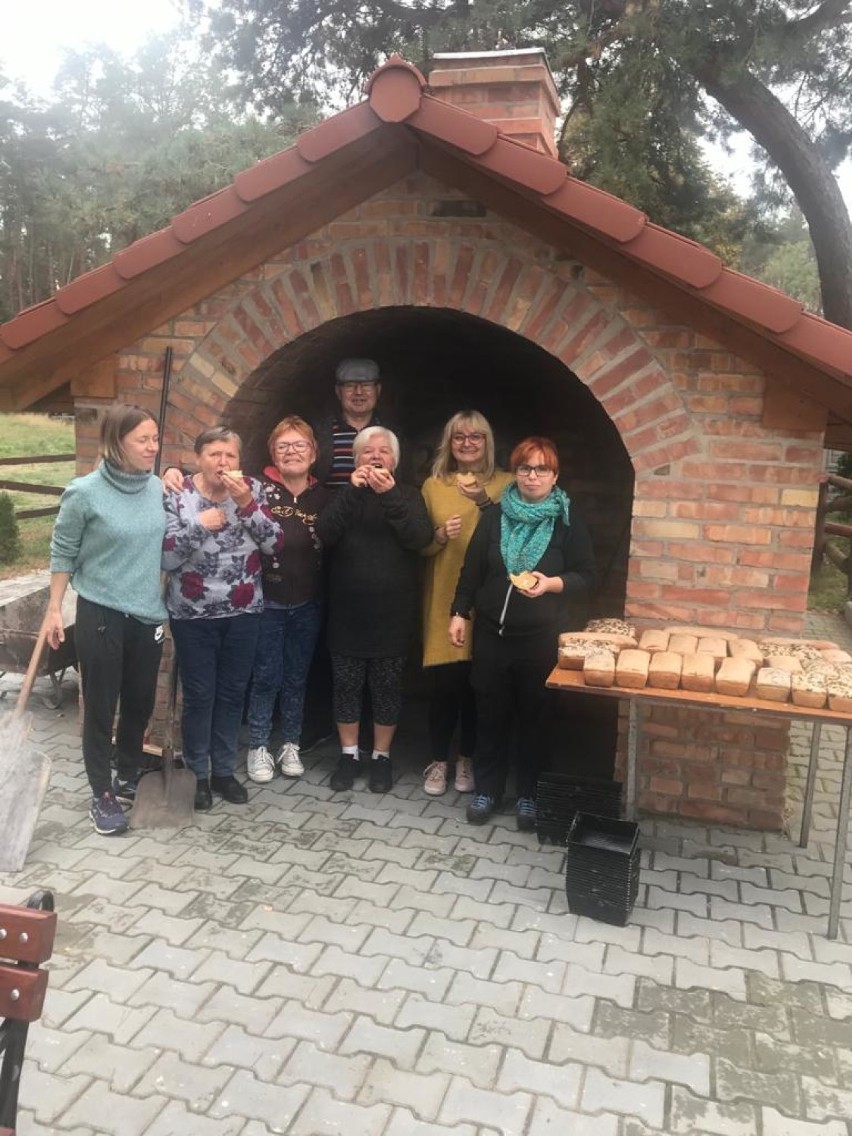 Nowy Tomyśl: Warsztaty z pieczenia chleba w Nowej Róży 
