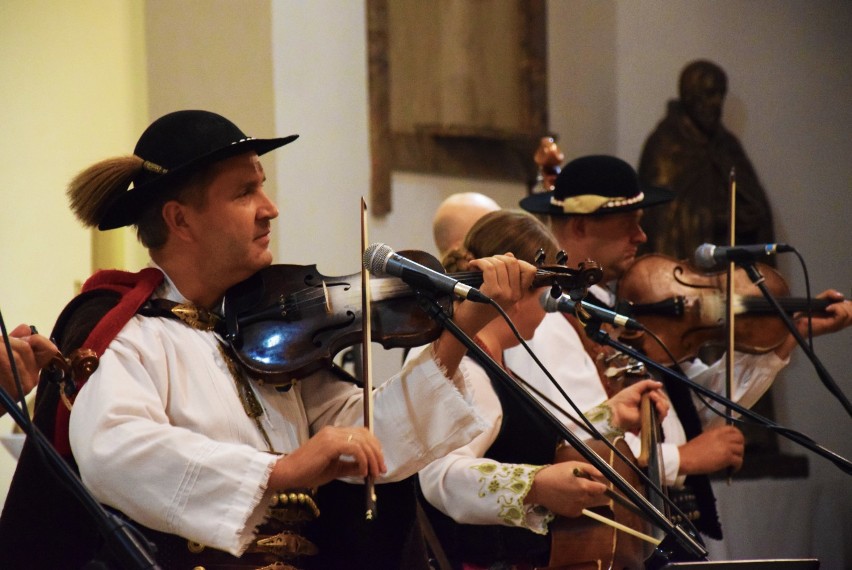 Góralski weekend na Podlasiu. Zespół Trebunie-Tutki wystąpił w Mońkach i w Wasilkowie (zdjęcia) 