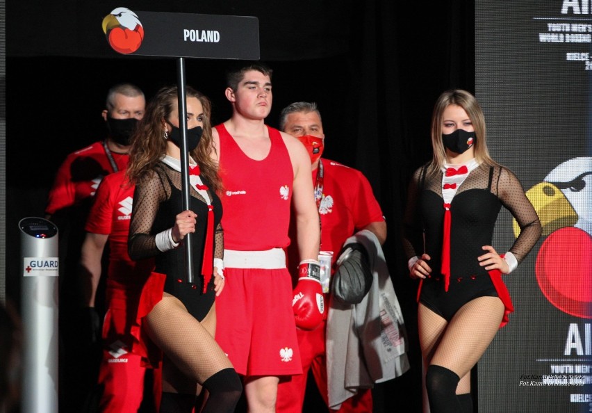 Jakub Straszewski z Championa Włocławek przegrał finał z Kubańczykiem i został młodzieżowym wicemistrzem świata w boksie [zdjęcia]