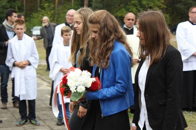 Uroczystości w hołdzie pomordowanym