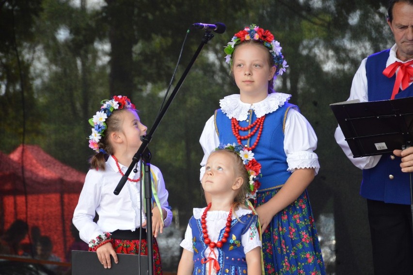 W Cieniu Kolegiaty 2019 - Tłumy na święcie przy świątyni [ZNAJDŹ SIĘ NA ZDJĘCIACH]