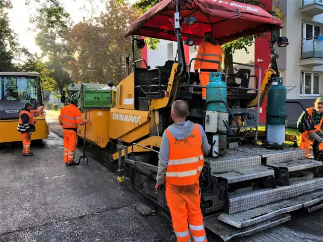 Od wtorku, 5 października kierowcy muszą się liczyć z utrudnieniami na ulicy Bukowej w Kielcach. Droga jest remontowana i będzie układa ostania warstwa asfaltu.