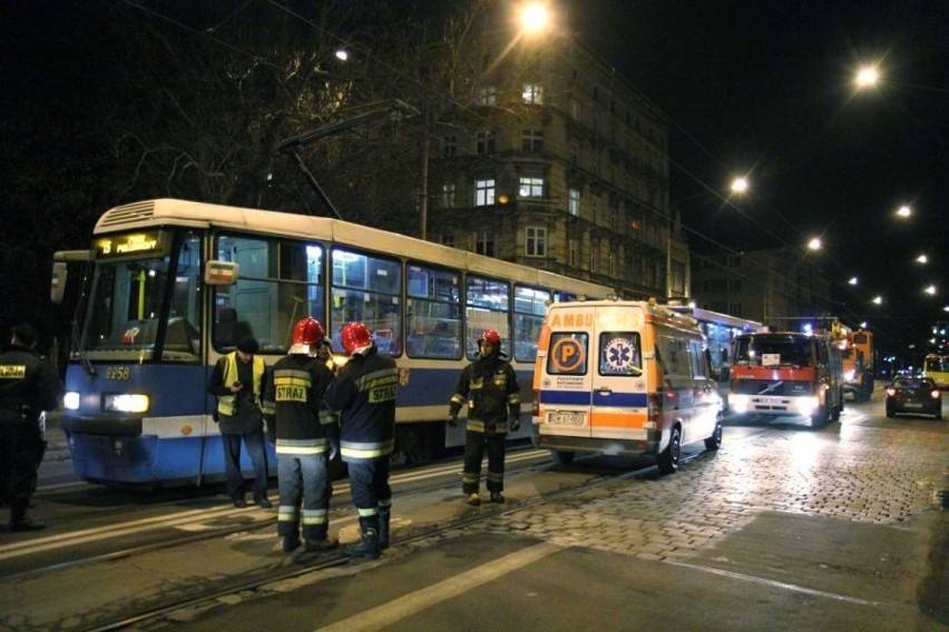 Wrocław: Tramwaj potrącił kobietę (ZDJĘCIA)