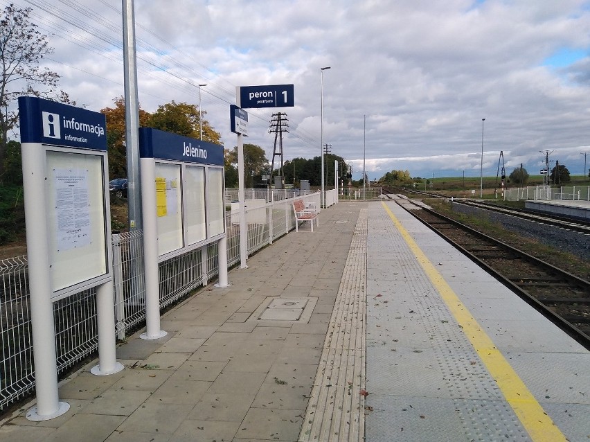 Nowe perony na linii kolejowej ze Szczecinka do Runowa Pomorskiego [zdjęcia]