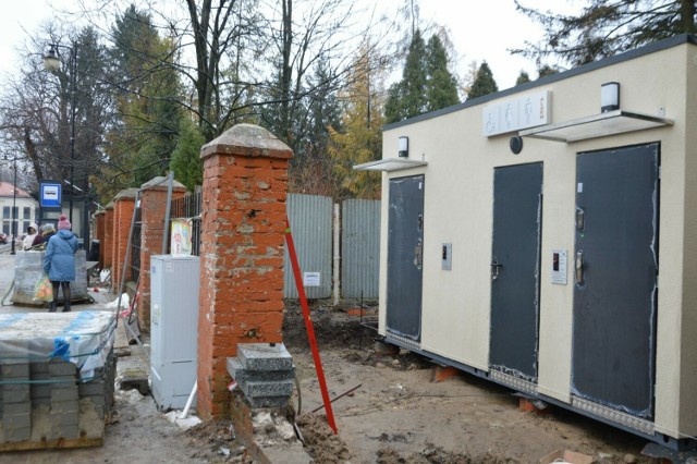 Wkrótce zacznie działać miejska toaleta w centrum Końskich