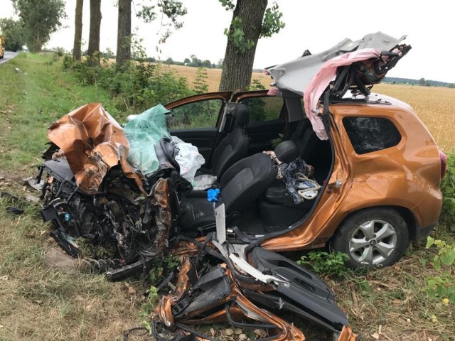 W wyniku wypadku dacii z ciężarowym mercedesem śmierć poniósł 54-letni kierowca osobówki, mieszaniec powiatu świeckiego