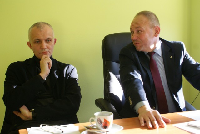 Poseł Jerzy Kozłowski (z prawej) i dyrektor jego biura Wojciech Dawid Jóźwiak