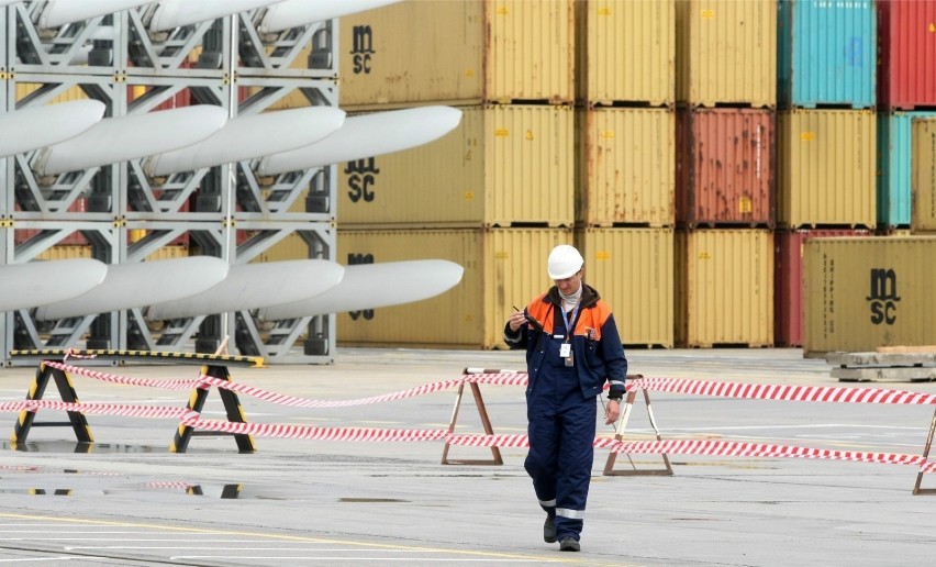 "Najdogodniejszym miejscem do budowy portu jest Gdynia". Do dzisiaj Port Gdynia zachwyca rozmachem. Zobaczcie jak wygląda życie w Porcie!