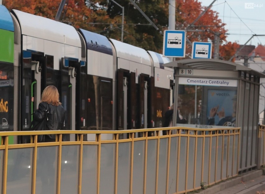 Szczecin. W weekend w rejon cmentarza będą kursować dodatkowe autobusy i tramwaje