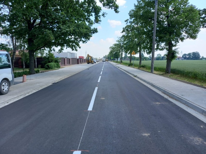 Przebudowa drogi powiatowej w Koźmińcu kosztowała ponad milion złotych