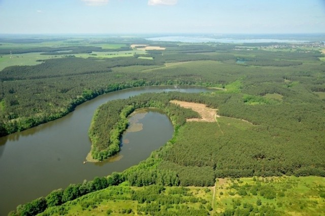 Jezioro Radachowskie co roku przyciąga amatorów wypoczynku nad wodą. Teraz będzie tu rozbudowana infrastruktura.