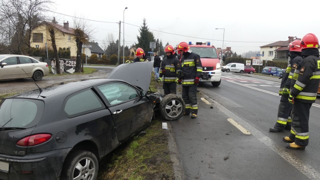 Jastrzębie-Zdrój: ściął latarnię, znak, rozbił auto i... zwiał