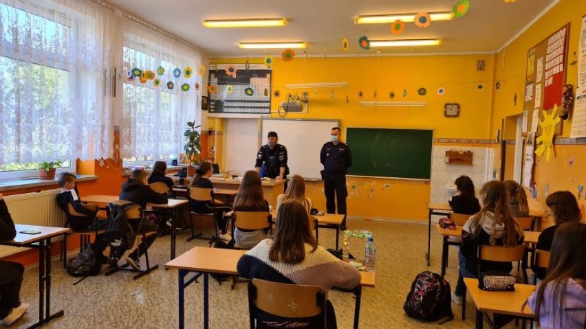 Powiat sztumski. Policjanci mówili uczniom o odpowiedzialności i tolerancji