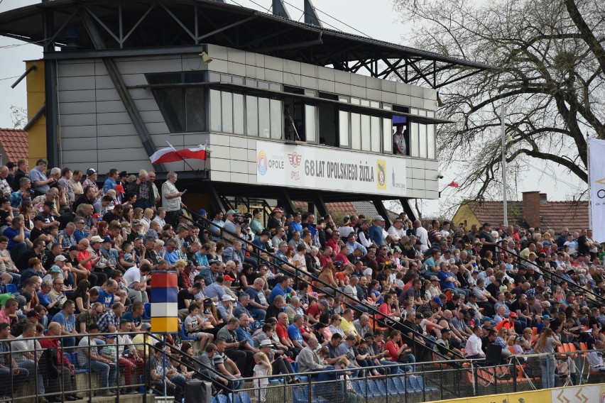 Otwarcie sezonu ligowego w Opolu obejrzało blisko 4000 fanów...