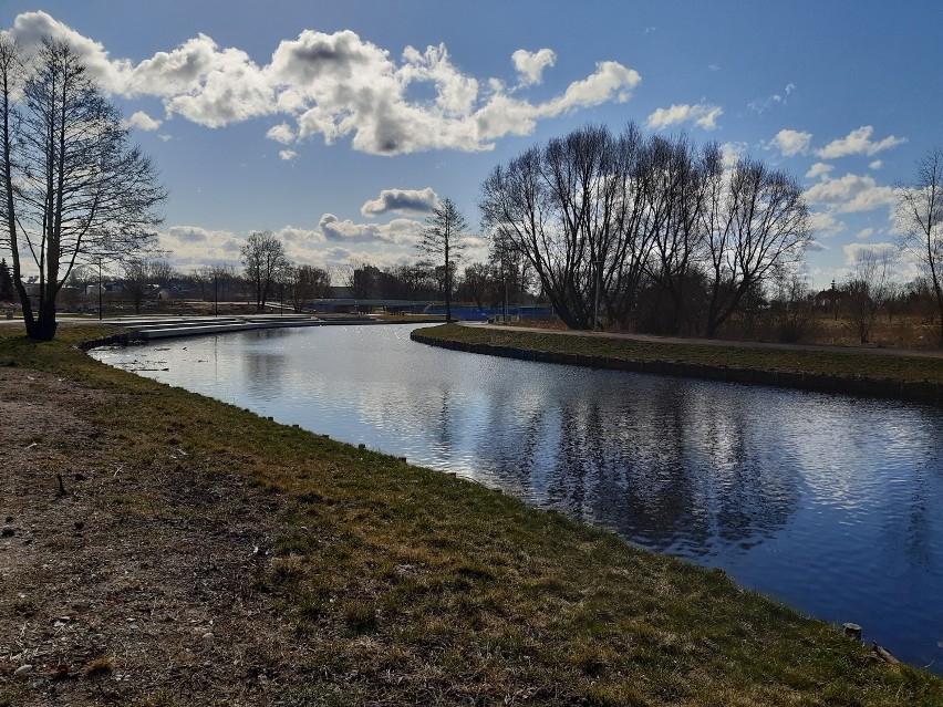 Bulwary nad Czarną Hańczą w Suwałkach. Prace budowlane dobiegają końca 22.03.2020 [Zdjęcia]