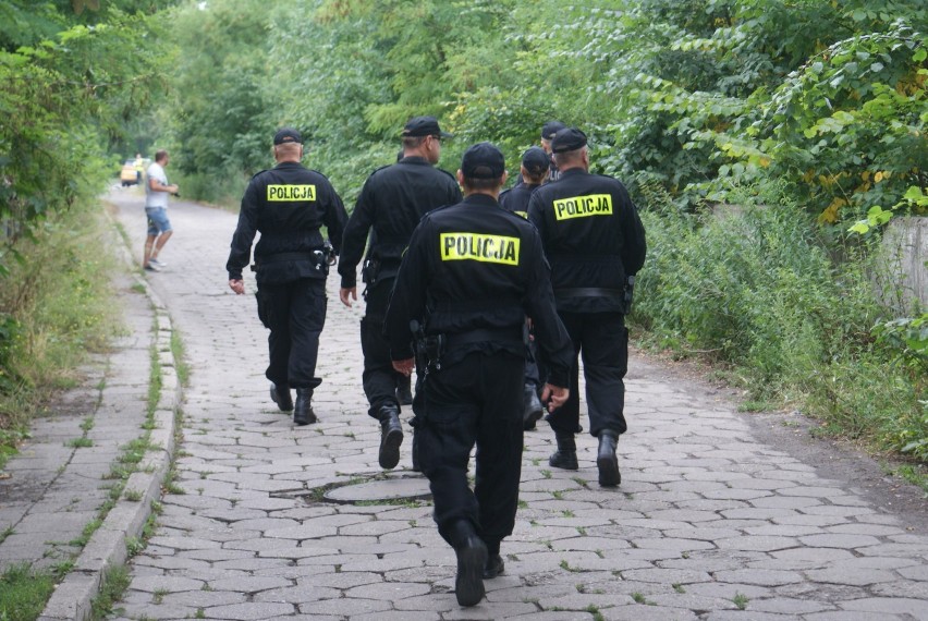 Kilkudziesięciu policjantów i strażaków poszukiwało w Kaliszu zaginionego 33-latka  [FOTO]