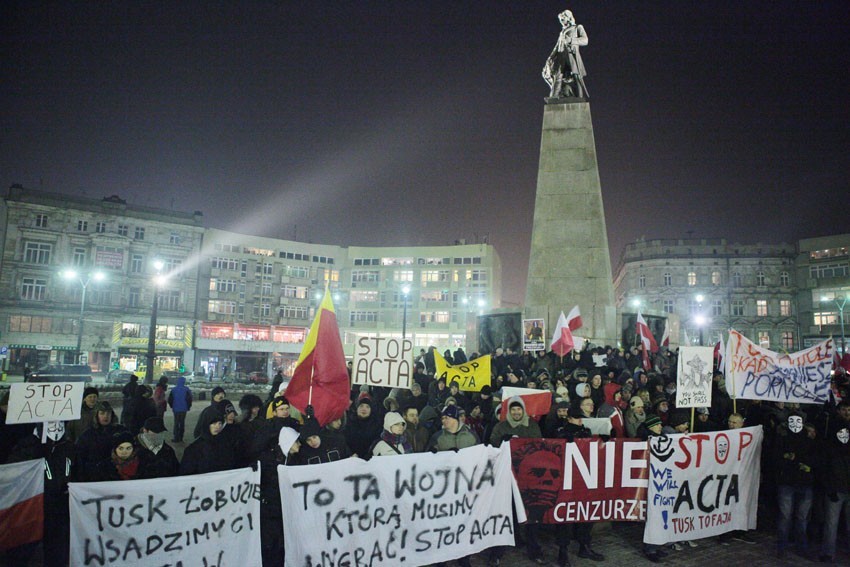 Łodzianie protestowali przeciw ACTA, Tuskowi i Zdanowskiej