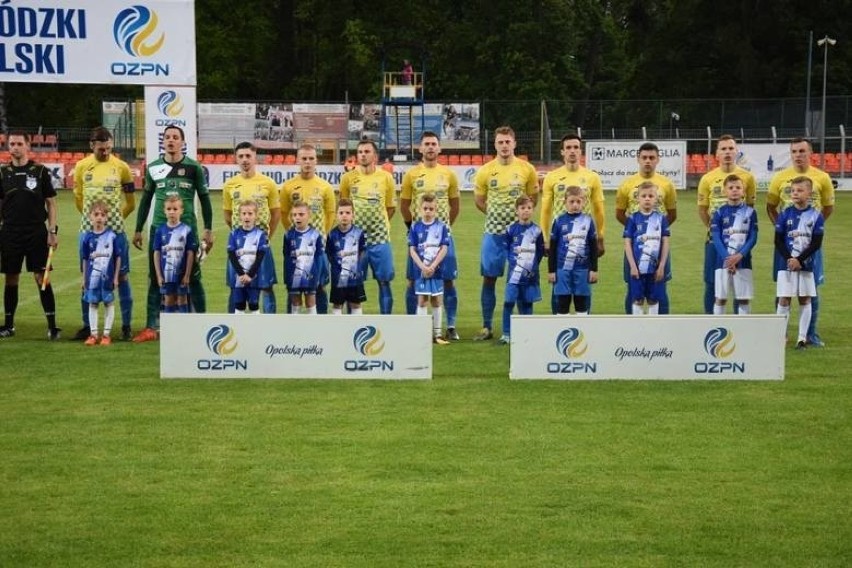 Trofeum broni Stal Brzeg, która w maju 2019 roku pokonała w...