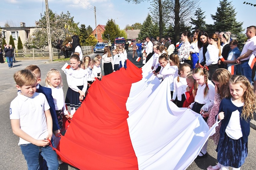 Powiatowe obchody Dnia Flagi Rzeczpospolitej Polskiej w Dziadowej Kłodzie (ZDJĘCIA)