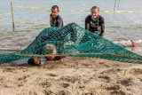 Runmageddon Gdańsk 2020. Niedzielny classic na plaży w okolicach Ergo Areny. Zobaczcie, jak radzono sobie z piachem i wodą [ZDJĘCIA]