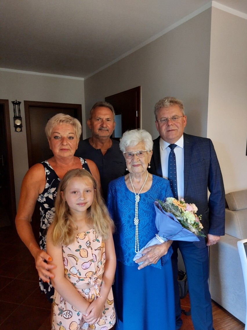 Pniewy. Piękny Jubileusz Marianny Ratajczak. Życzenia i gratulacje z okazji 99. urodzin!