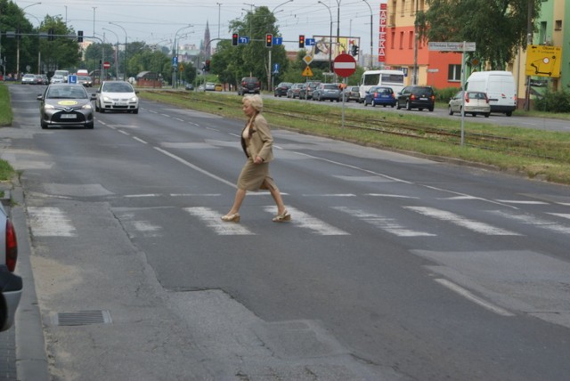 Ulica Piłsudskiego jest cała połatana i remont zdecydowanie się przyda