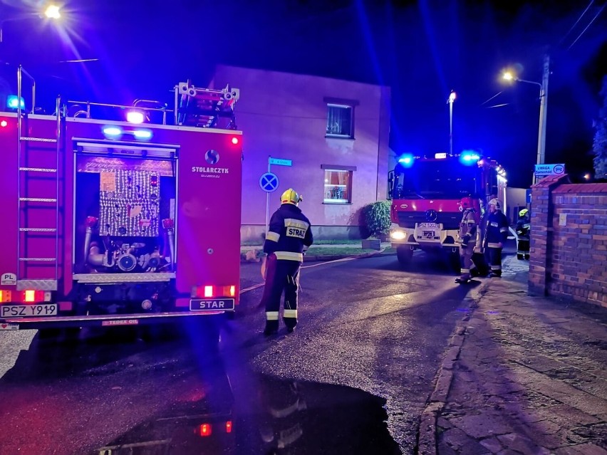 Niebezpieczny pożar w warsztacie stolarskim w Pniewach [FOTO]